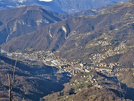 Alla Madonnina del Costone (1195 m) da Zogno (315 m) su sentieri sopra casa (26dic閳??20)  - FOTOGALLERY
